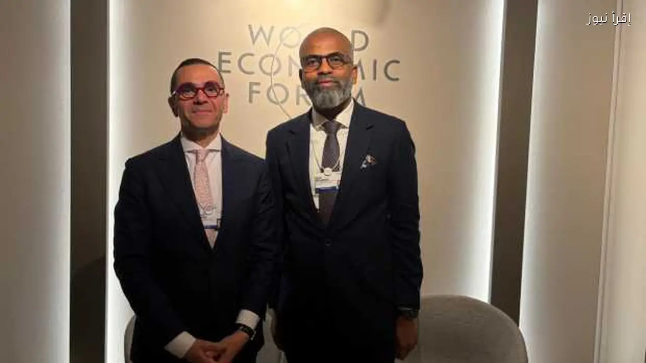 الخطيب يبحث فرص الاستثمار مع شركات عالمية في دافوس