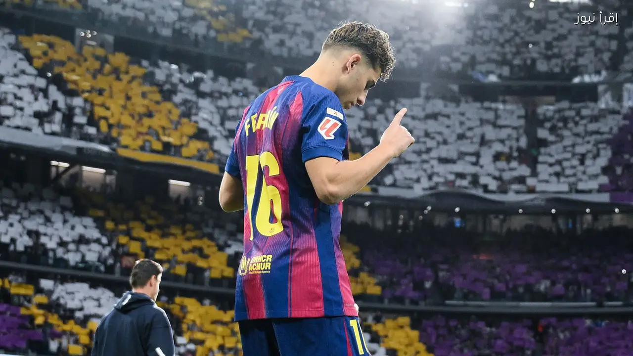 فيرمين لوبيز يبكي سرًا في لاماسيا بعد وداع برشلونة