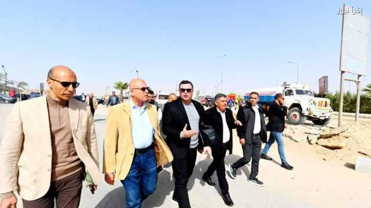 وزير الإسكان يوجه بتعزيز تطوير طرق وحدائق أكتوبر